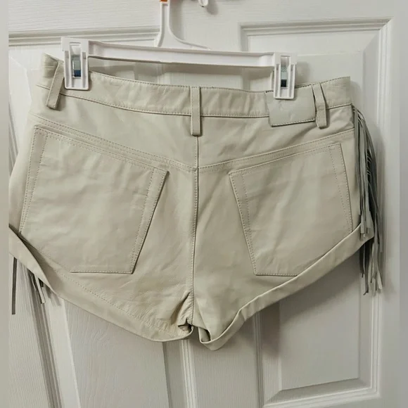 ONE TEASPOON chaos walking fringed leather bandit shorts in white size 8 - Picture 8 of 12